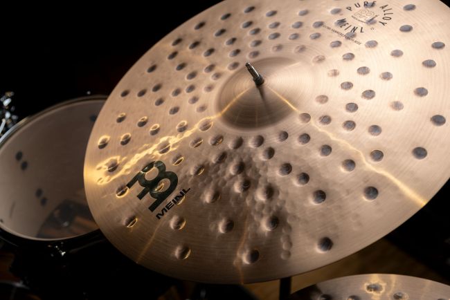 Meinl Pure Alloy 22" Extra Hammered Crash Ride - Aron Soitin