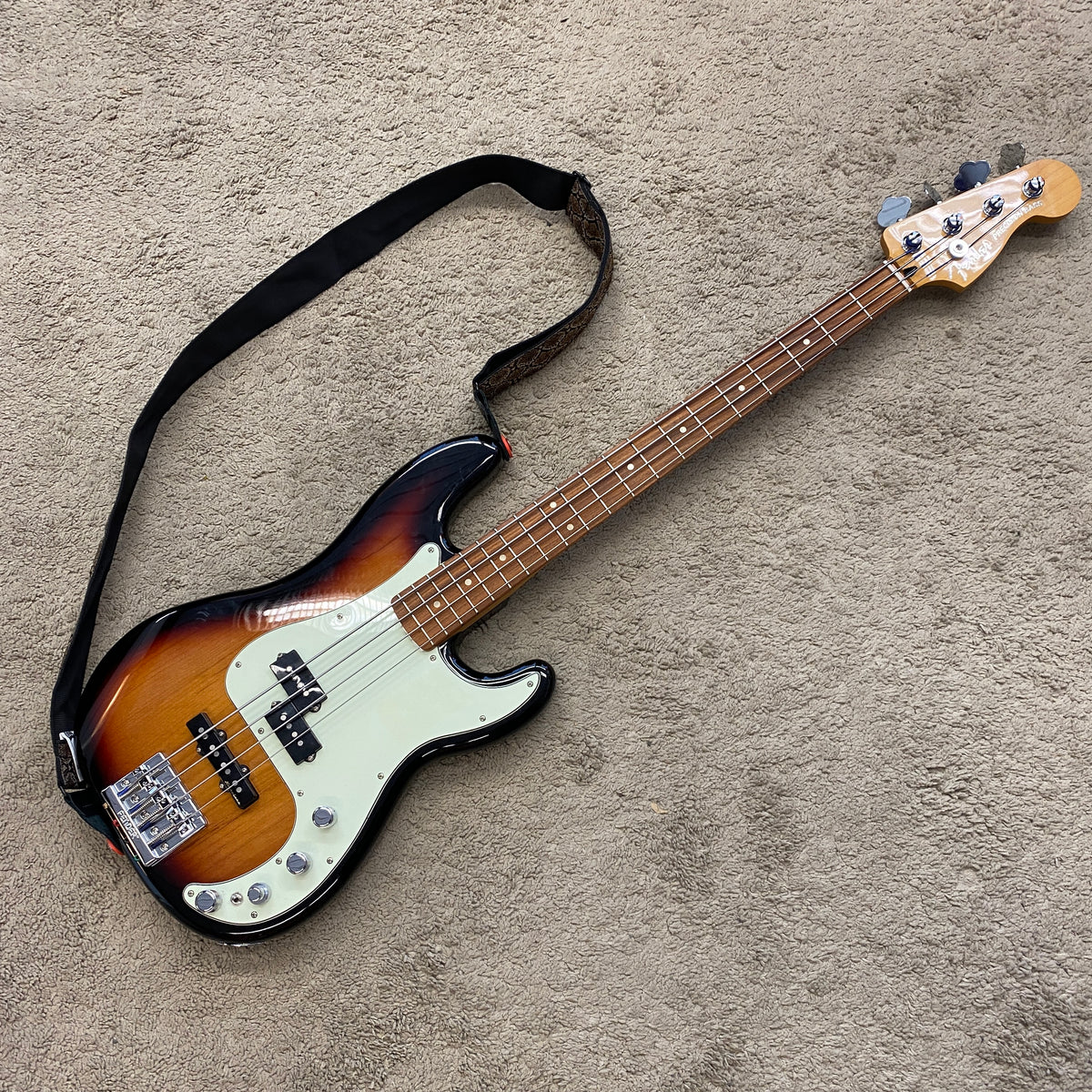 Fender Player Plus Active Precision Bass PF, 3-Tone Sunburst (used)