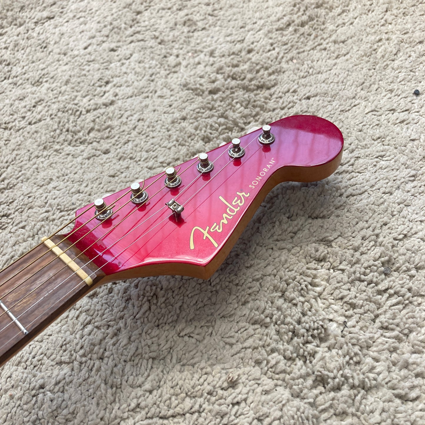 Fender Sonoran SCE Electro Acoustic Guitar, Candy Apple Red (used)