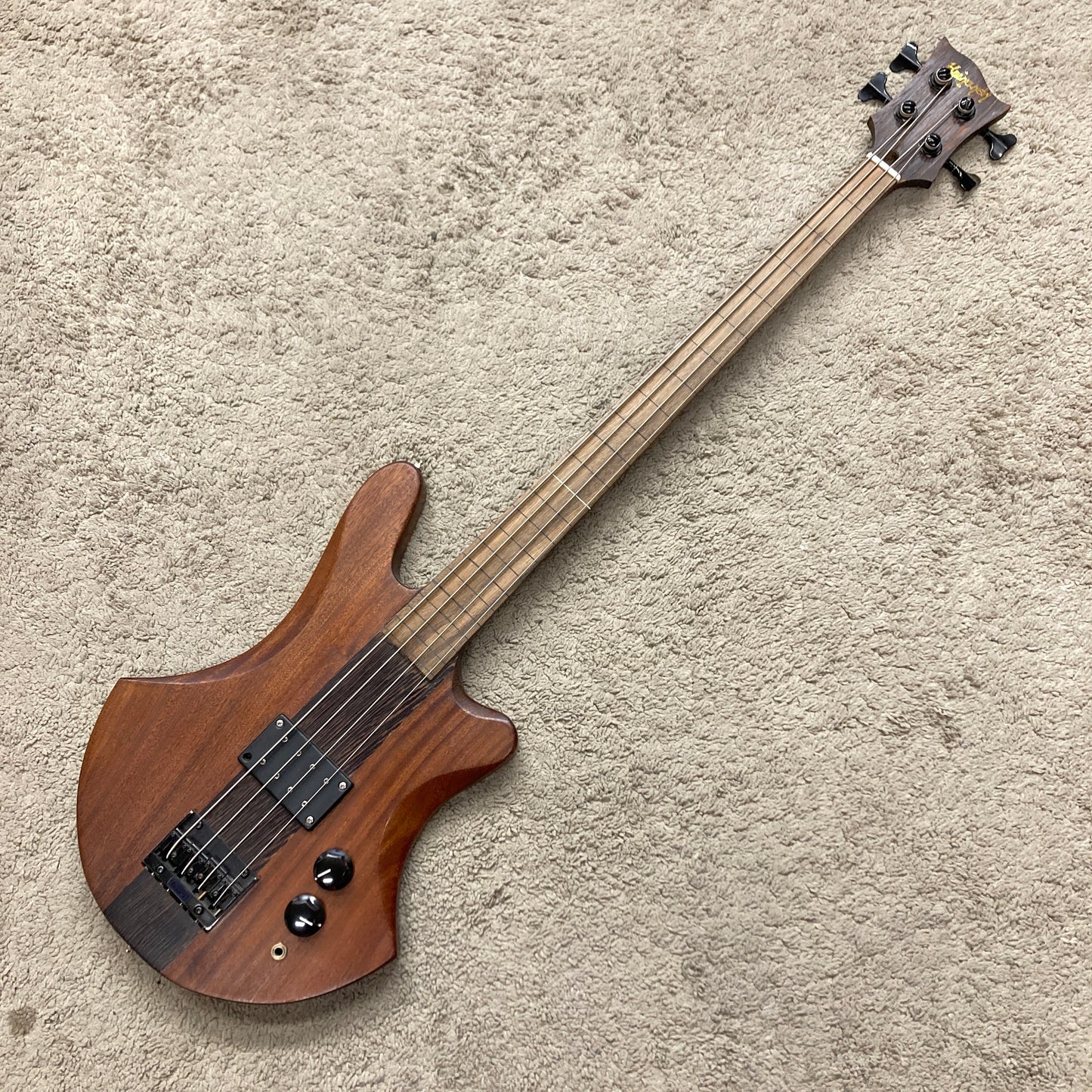 Harri Keinonen Fretless Bass "Guild B-301 style" (used)