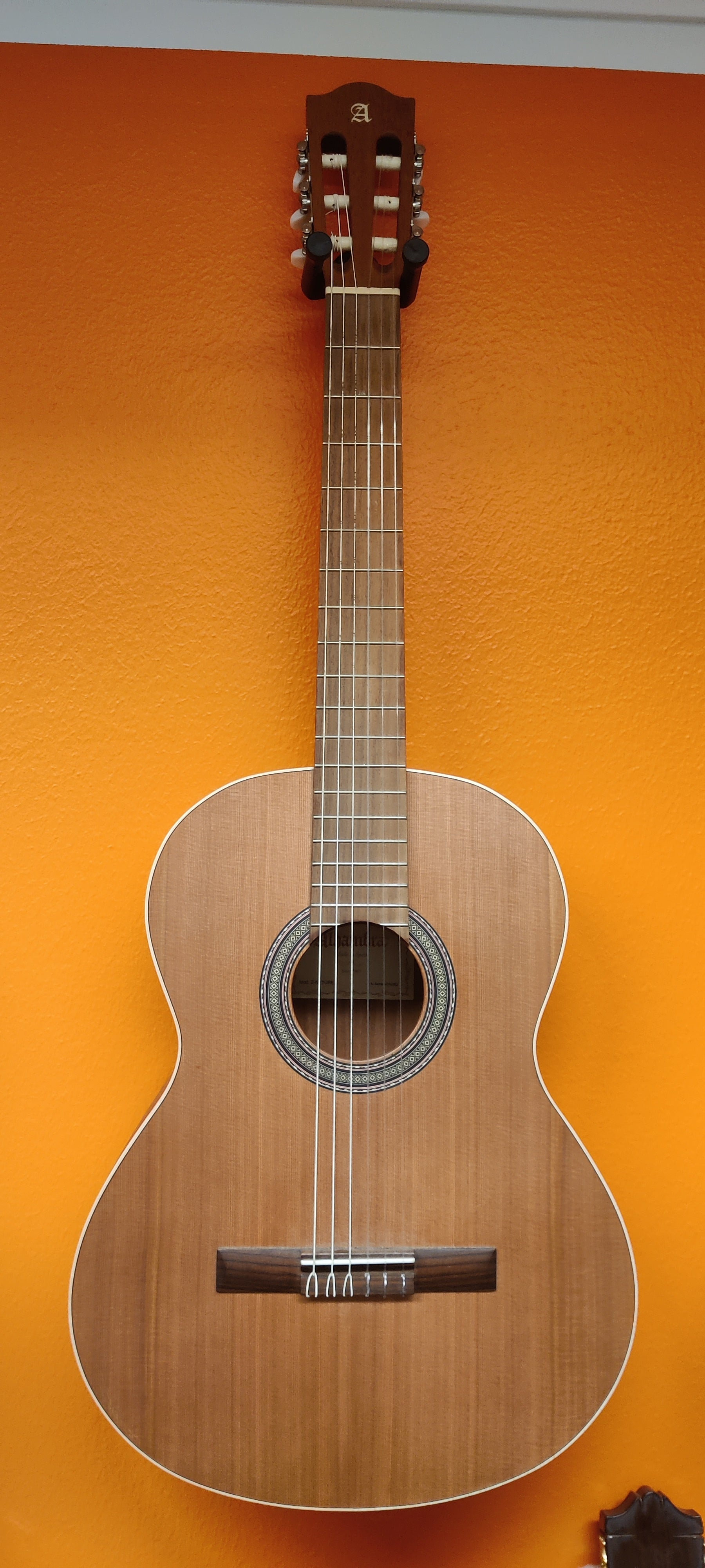 Alhambra Z Nature classical guitar (used) - Aron Soitin