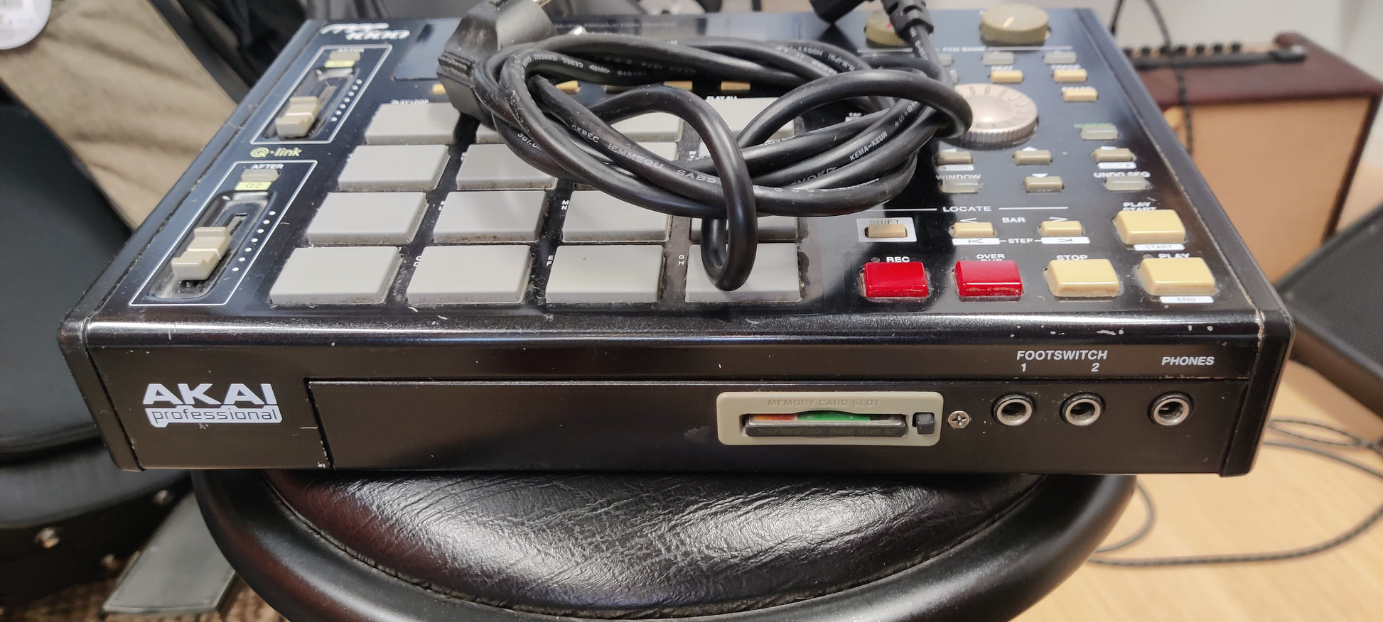 Akai MPC 1000 (used) - Aron Soitin