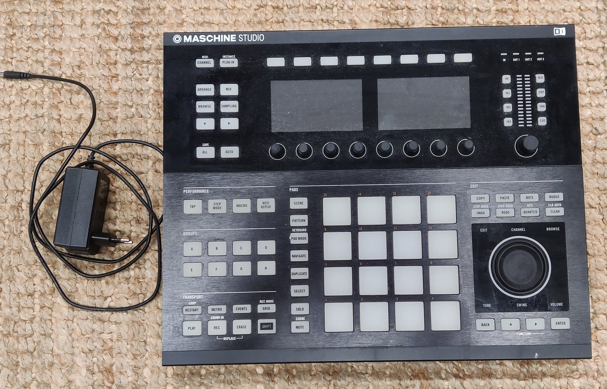 Native instruments Maschine Studio (used) - Aron Soitin