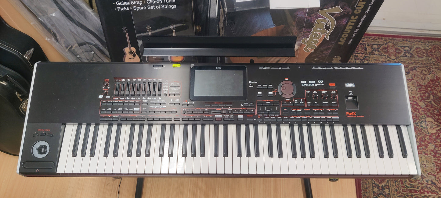 Korg Pa4X syntetisaattori, professional arranger - Aron Soitin