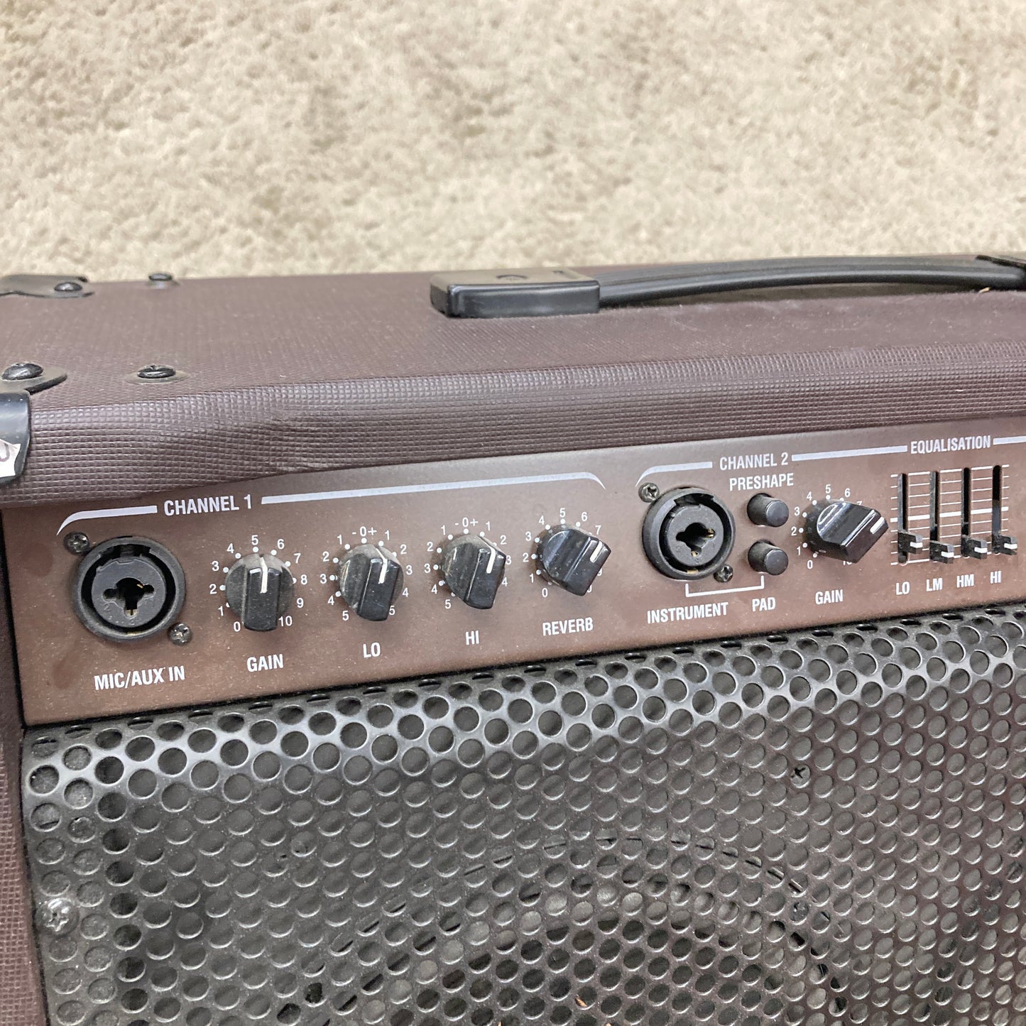 Laney LA65D Acoustic Guitar Combo Amplifier (demo)