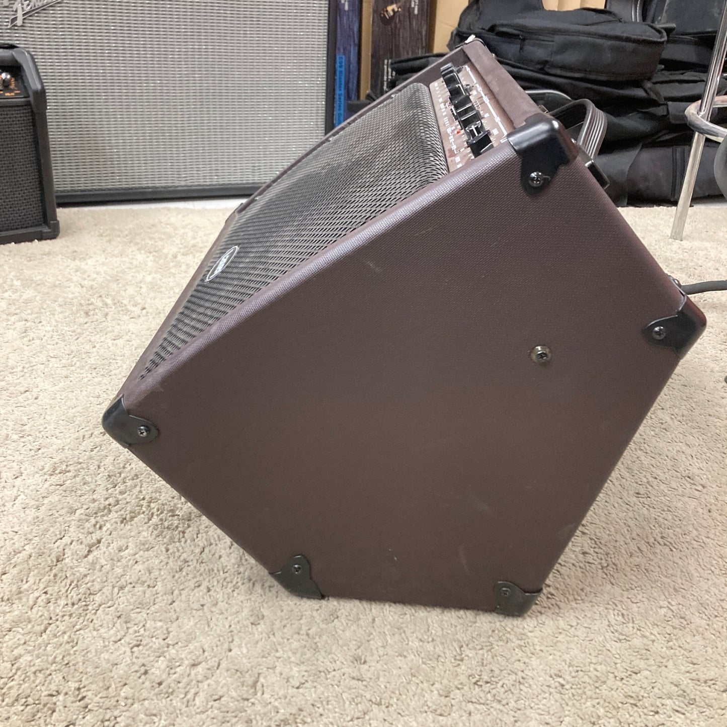 Laney LA65D Acoustic Guitar Combo Amplifier (demo)