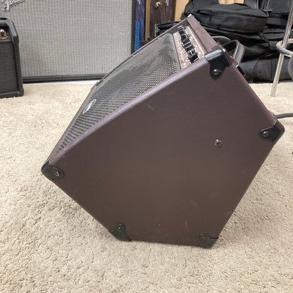 Laney LA65D Acoustic Guitar Combo Amplifier (demo)