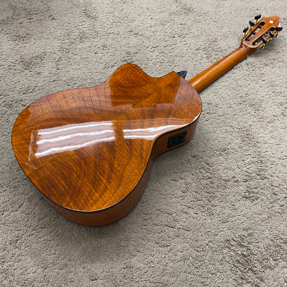 Santos Martinez SM500CE Allegro – Electro-Acoustic Classical Guitar (used)