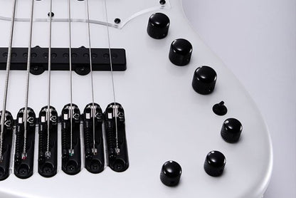 Ibanez MDM1300-NAB bassokitara pussilla