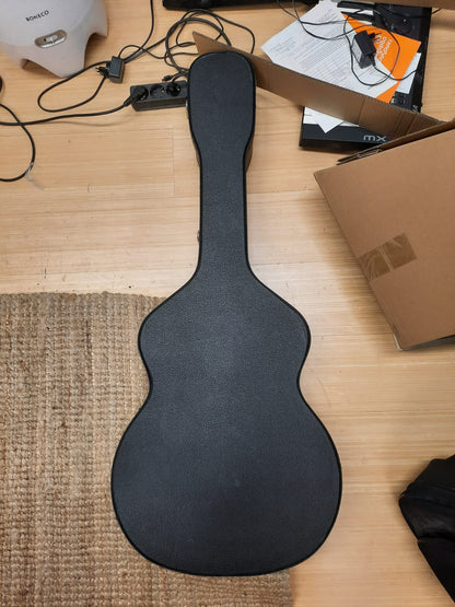 Fender Sonoran acoustic guitar (used)