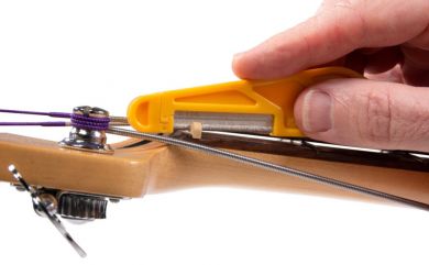 MUSICNOMAD MN670 AKUSTISEN KITARAN SÄHKÖVIILASETTI - Aron Soitin